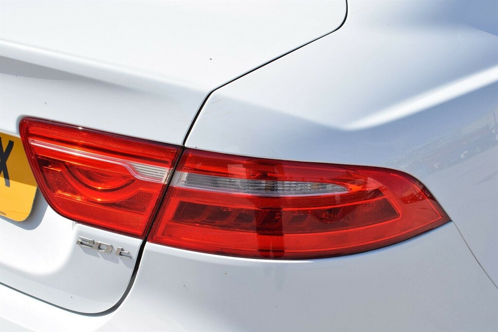Jaguar XE 2.0 Gtdi Se Euro 6 Ss White #6