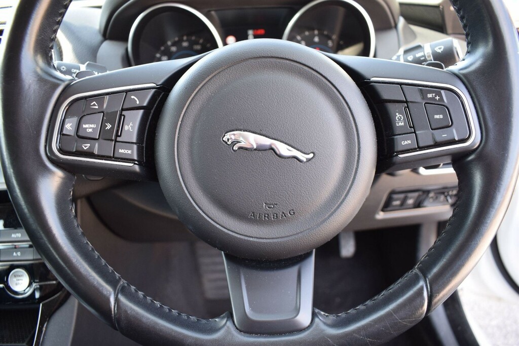 Jaguar XE R-sport Red #37