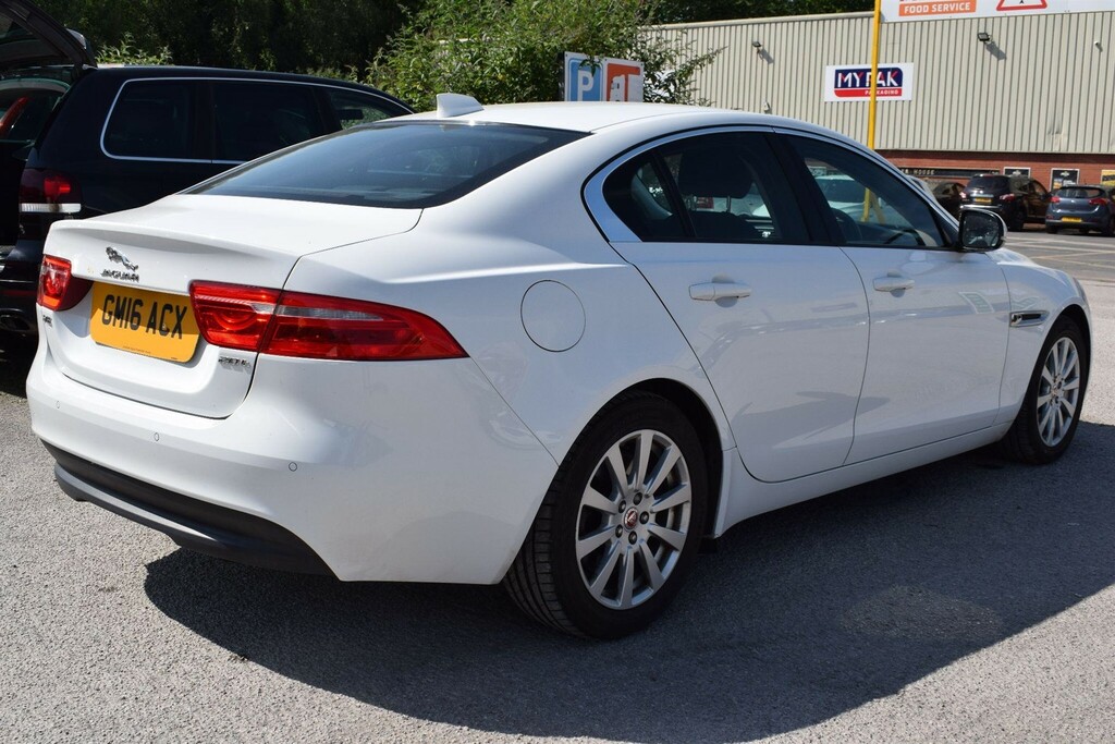 Jaguar XE R-sport Red #15