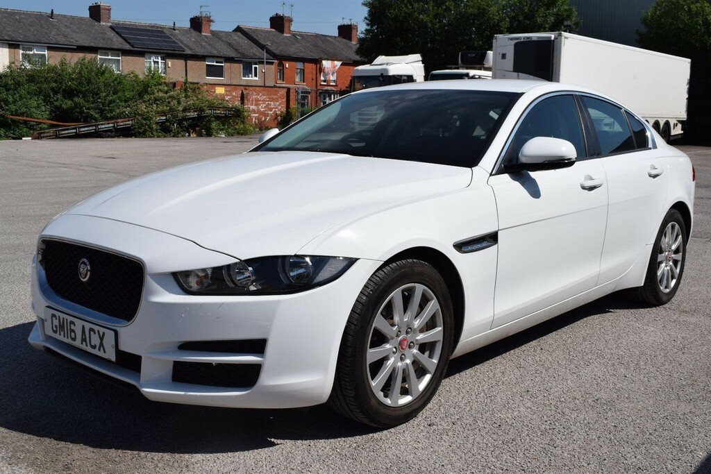 Jaguar XE R-sport Red #12