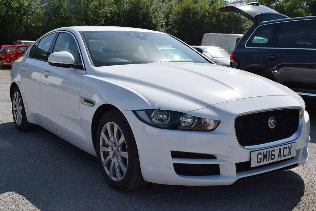 Jaguar XE R-sport Red #10