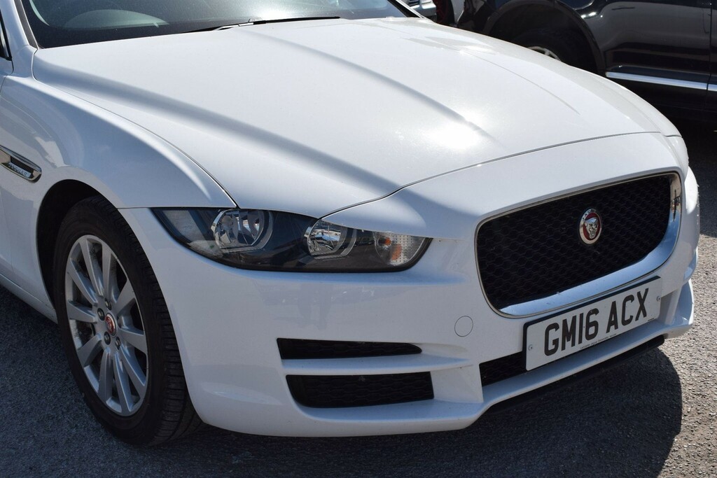 Jaguar XE R-sport Red #17