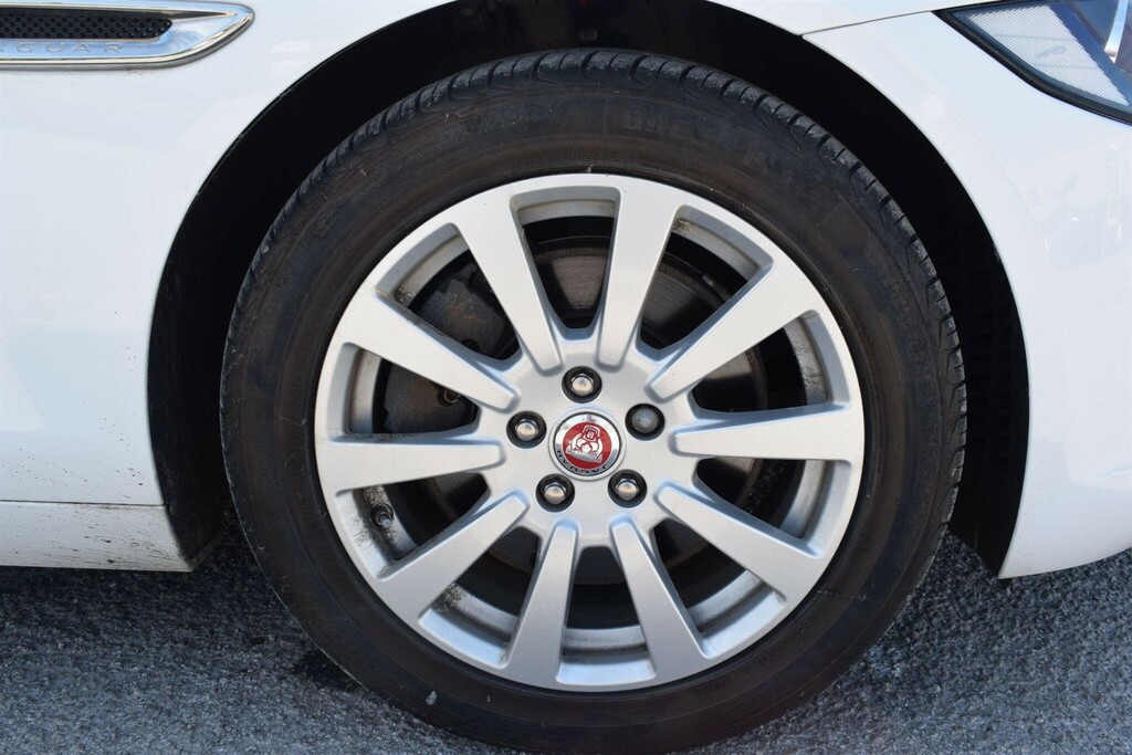Jaguar XE R-sport Red #11