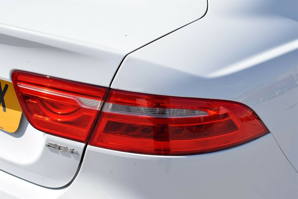 Jaguar XE R-sport Red #16