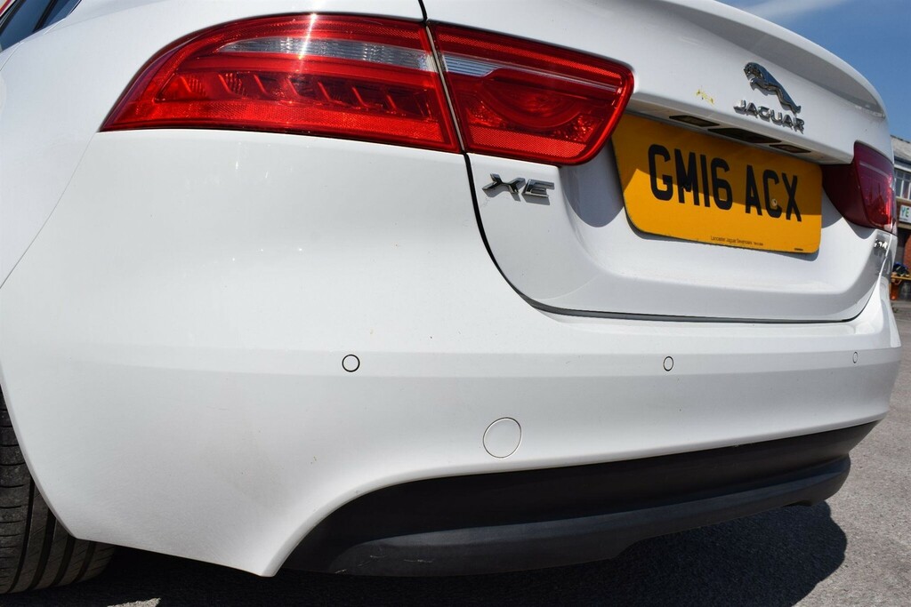 Jaguar XE R-sport Red #13