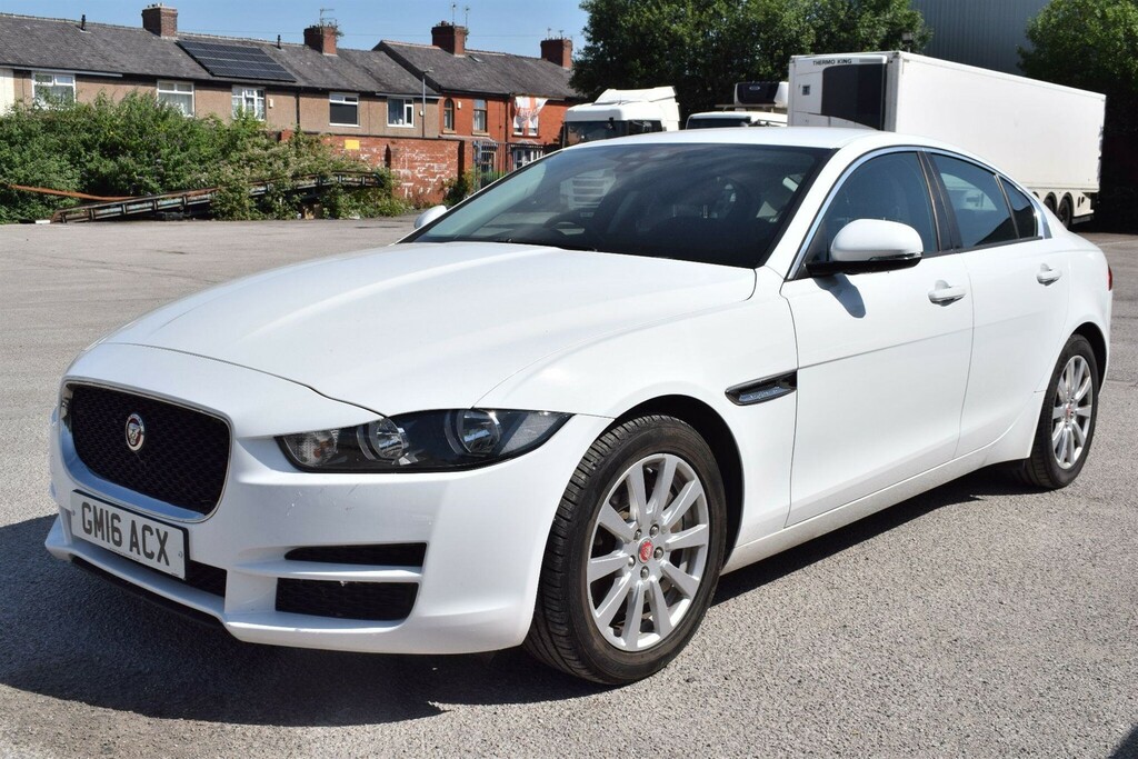 Jaguar XE 2.0 Gtdi Se Euro 6 Ss White #5
