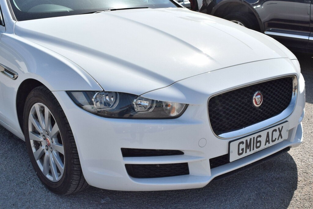 Jaguar XE R-sport Red #8
