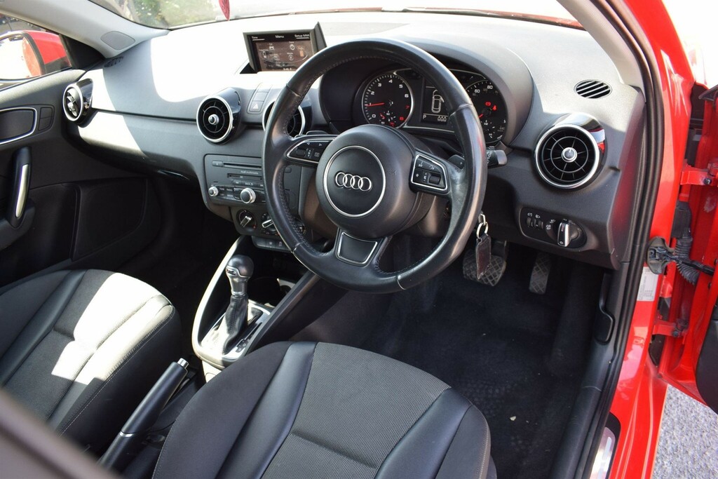 Audi A1 1.4 Tfsi Sport Sportback S Tronic Euro 5 Ss Red #3