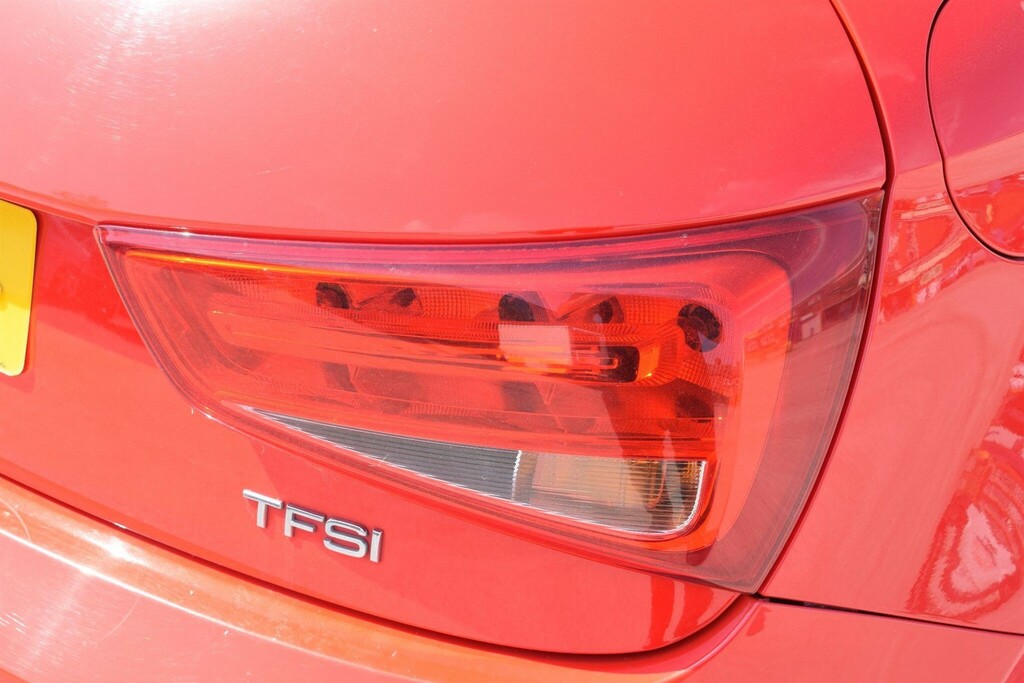 Audi A1 1.4 Tfsi Sport Sportback S Tronic Euro 5 Ss Red #6
