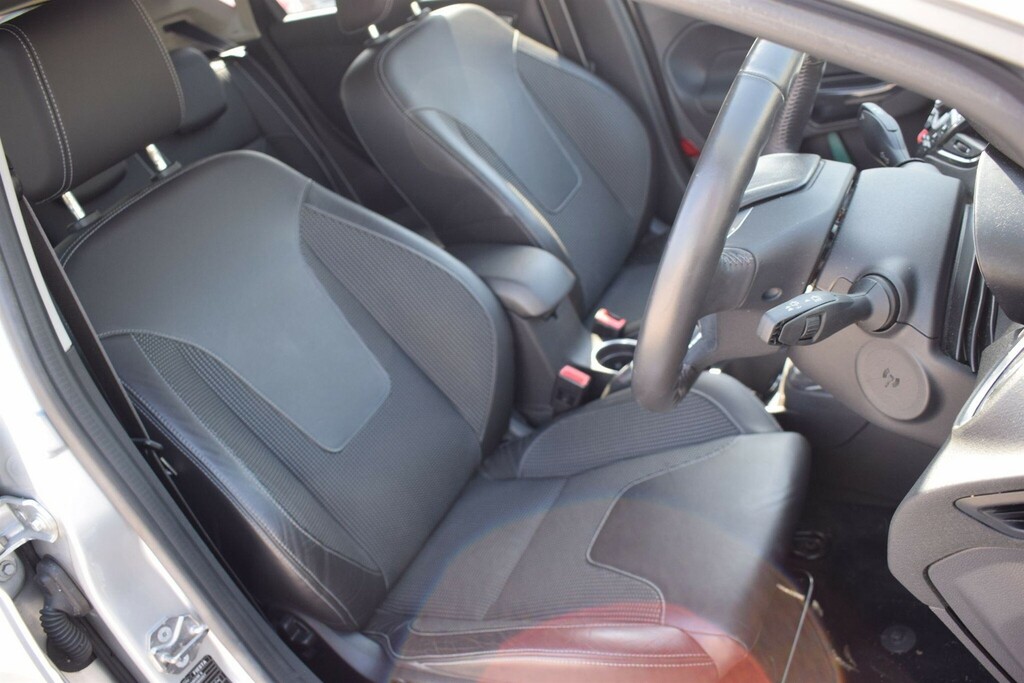 Ford Fiesta 1L Titanium X Black #4