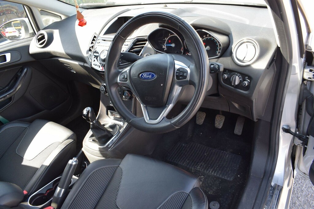 Ford Fiesta 1L Titanium X Black #3