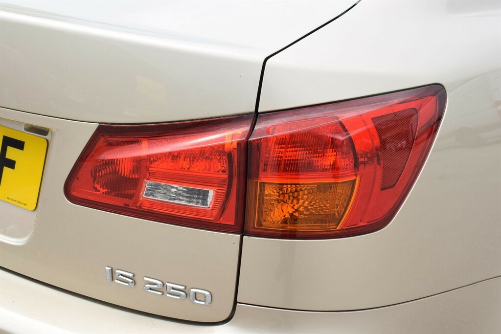 Lexus IS 2.5 Se-l Brown #6