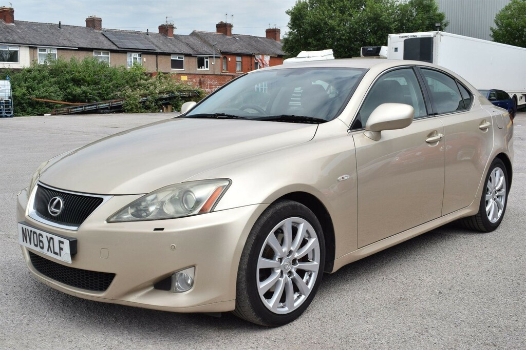 Lexus IS 2.5 Se-l Brown #5