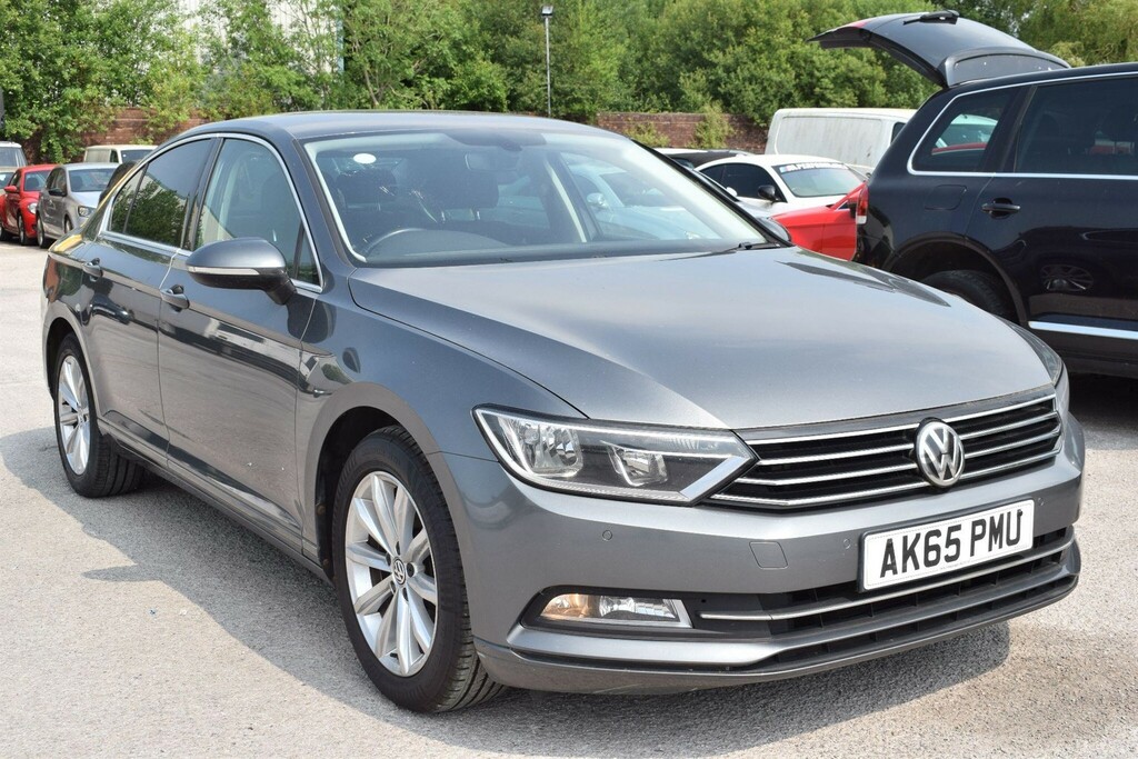 Volkswagen Passat Saloon Grey