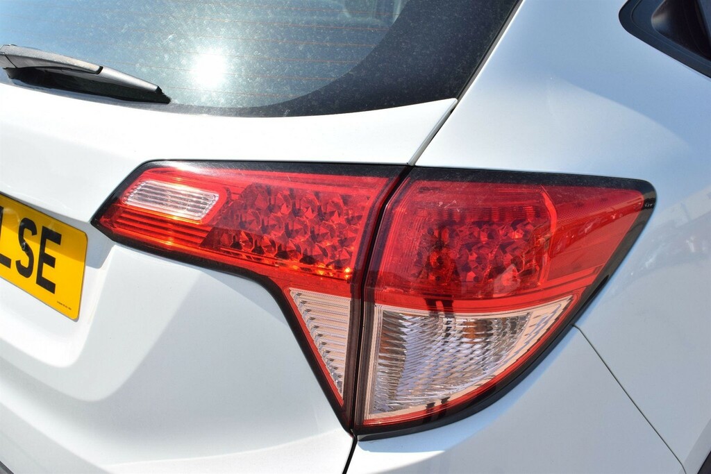 Honda Hr-V 1.6I-dtec Se Navi Man - Full History White #8