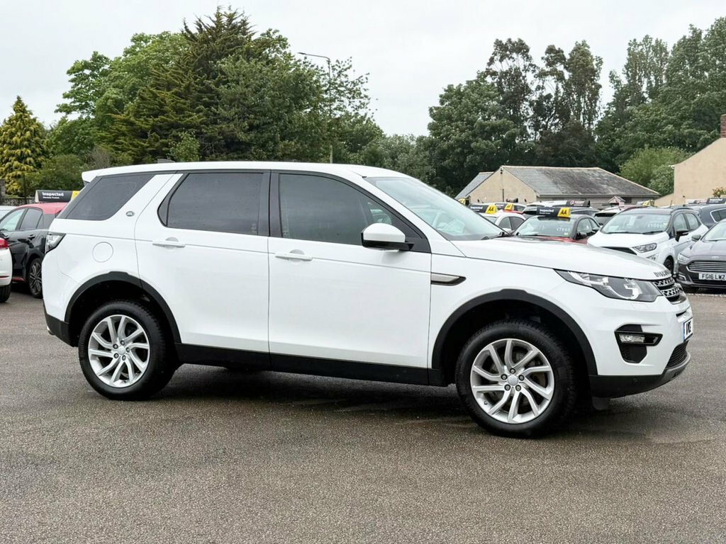 Land Rover Discovery Sport 2L Se Tech White #2