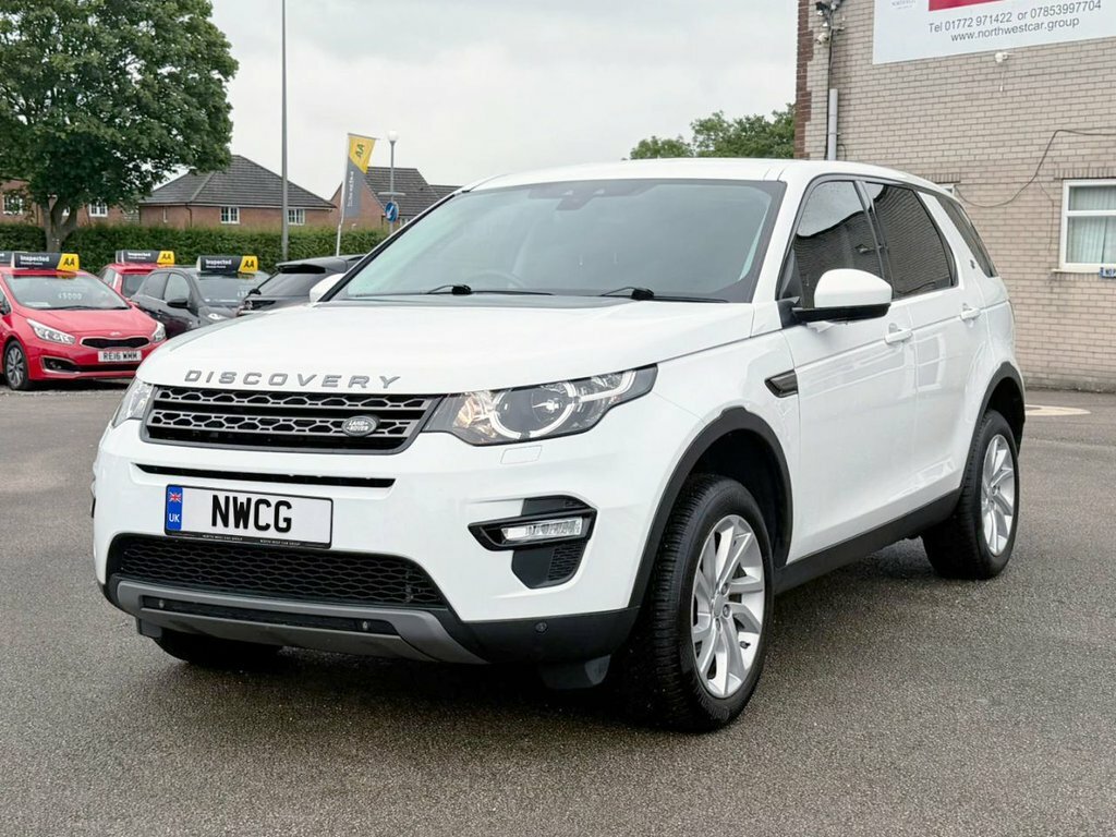 Land Rover Discovery Sport 2L Se Tech White #6