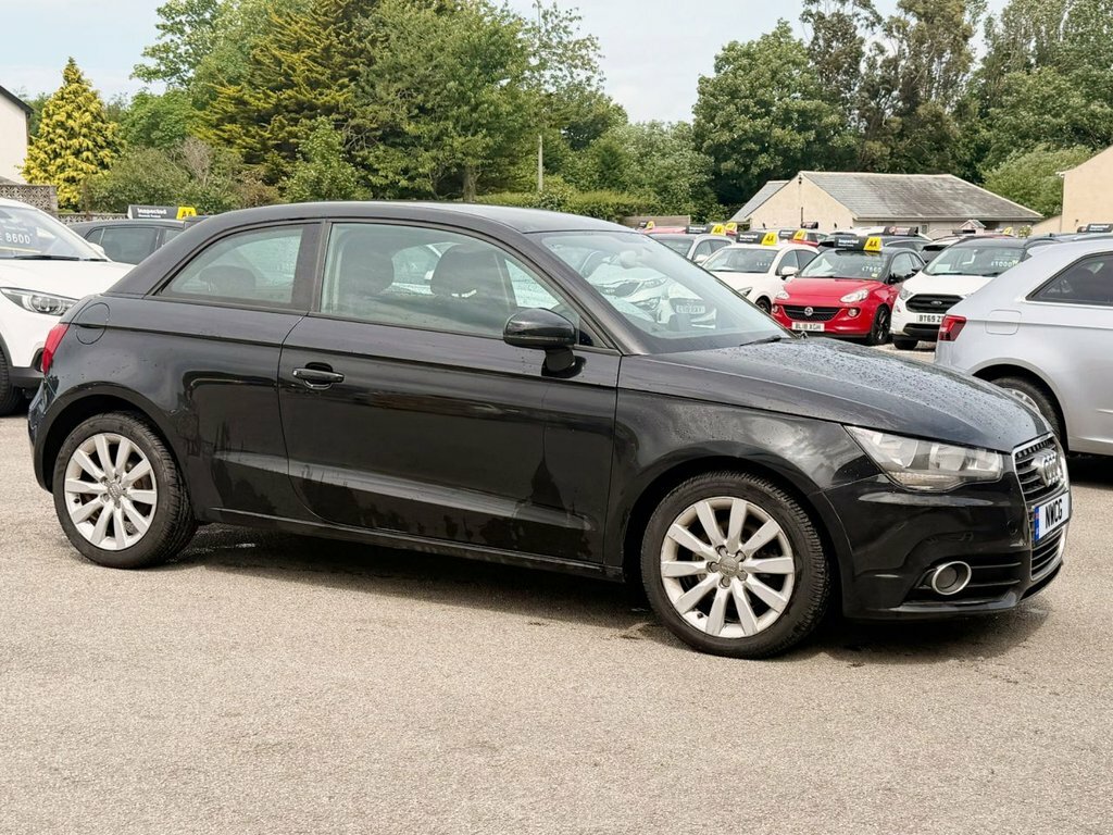 Audi A1 1.6L Sport Black #2