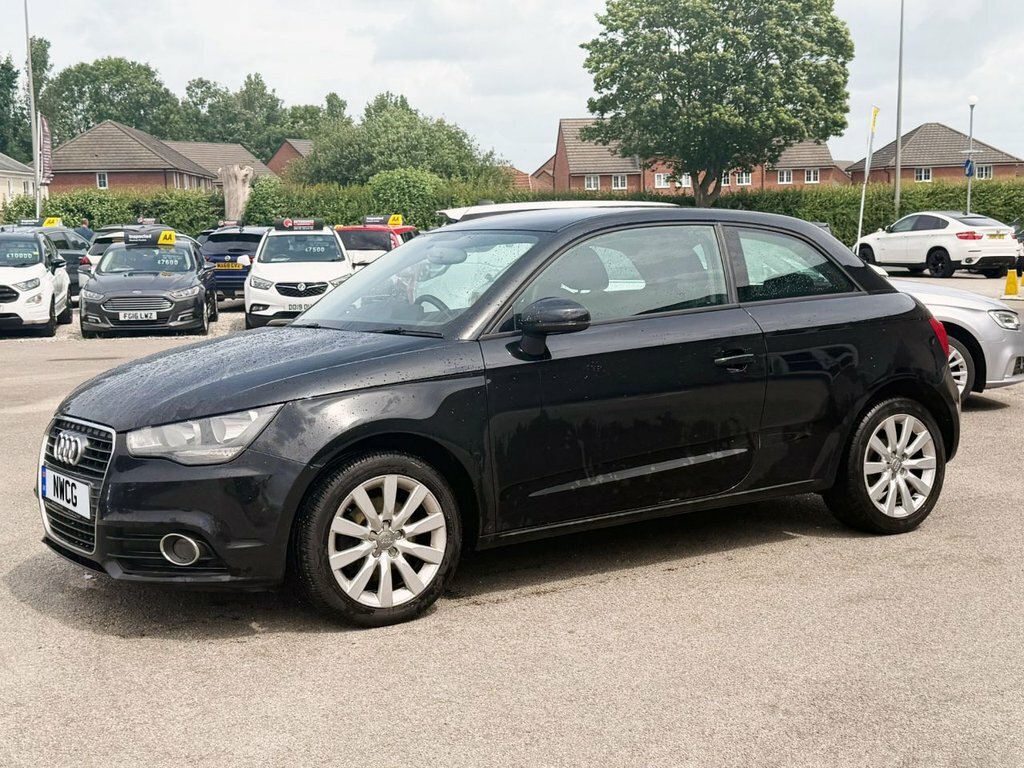 Audi A1 1.6L Sport Black #5