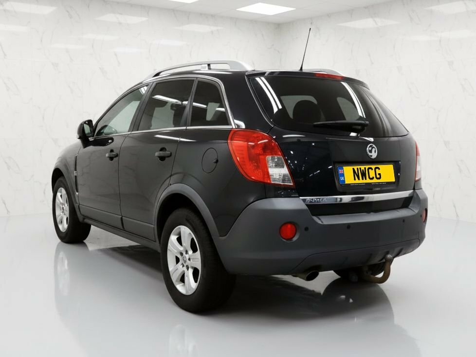 Vauxhall Antara 2.2L Exclusiv Black #3