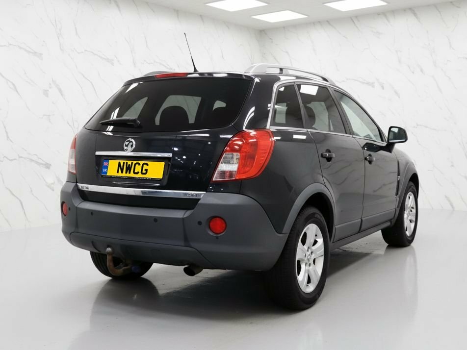 Vauxhall Antara 2.2L Exclusiv Black #4