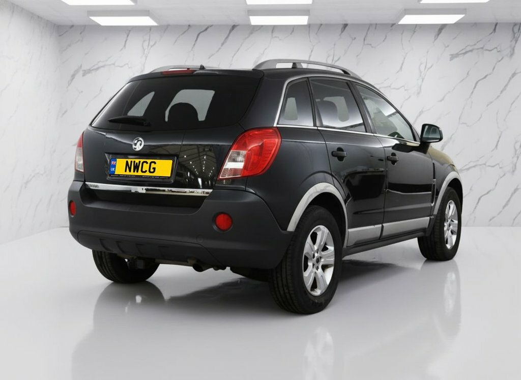 Vauxhall Antara 2.2L Exclusiv Black #4