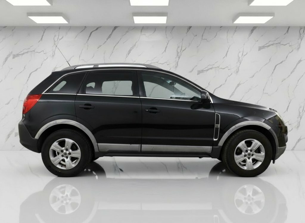 Vauxhall Antara 2.2L Exclusiv Black #6