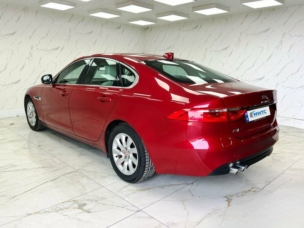 Jaguar XF 2L Prestige Red #6