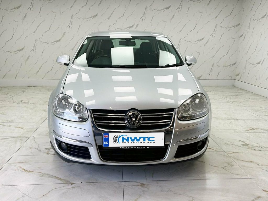 Volkswagen Jetta 2L Sport Silver #3