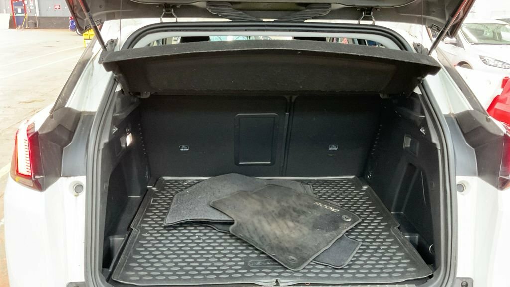 Peugeot 3008 1.2 Puretech Allure Brown #10