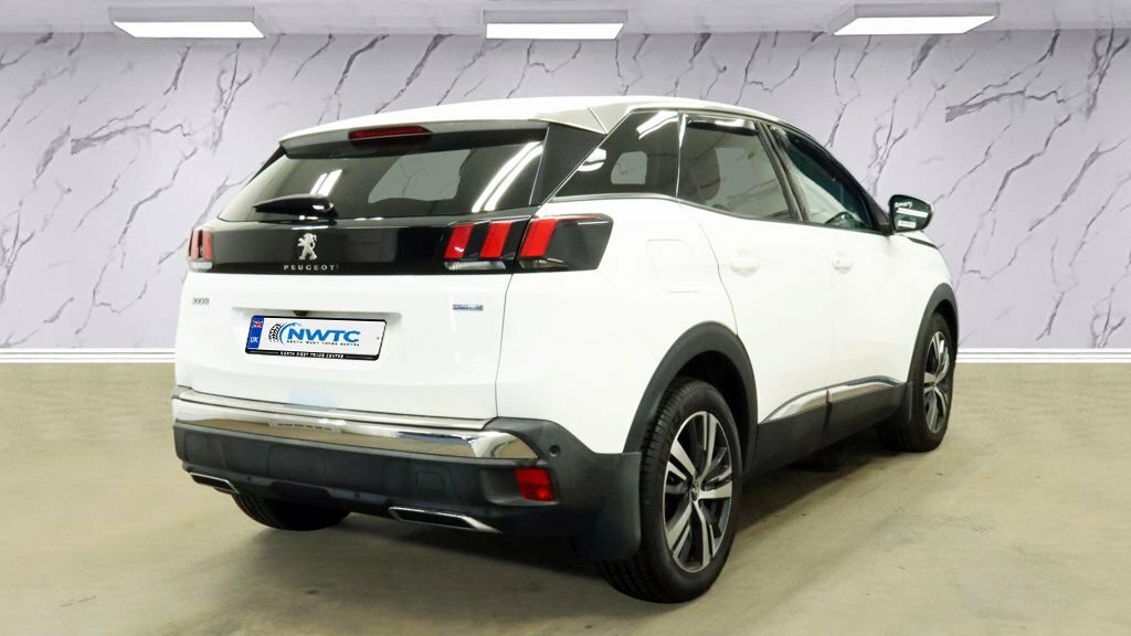 Peugeot 3008 1.2 Puretech Allure Brown #3