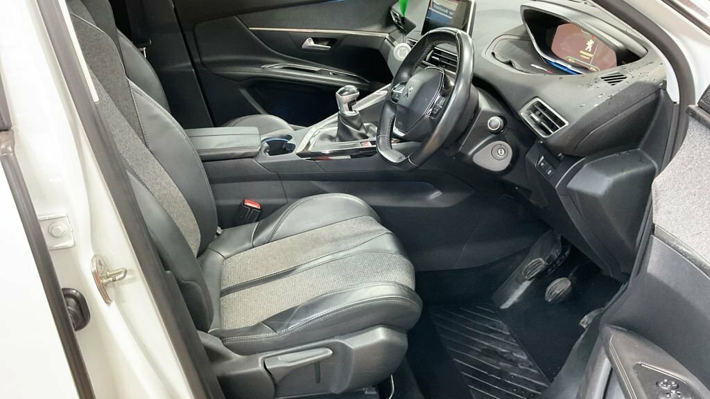 Peugeot 3008 1.2 Puretech Allure Brown #8