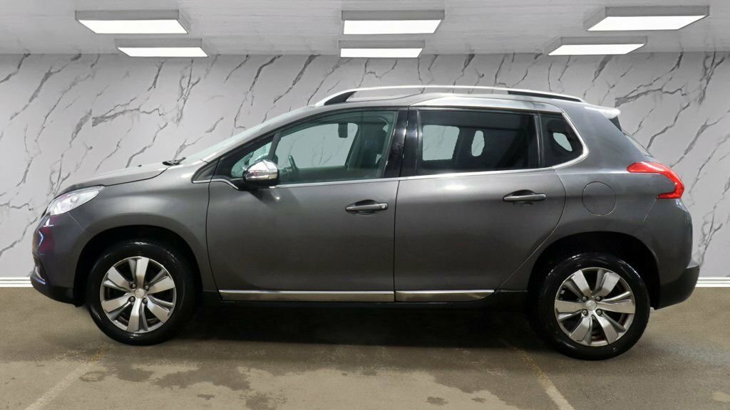Peugeot 2008 Bluehdi Active White #6