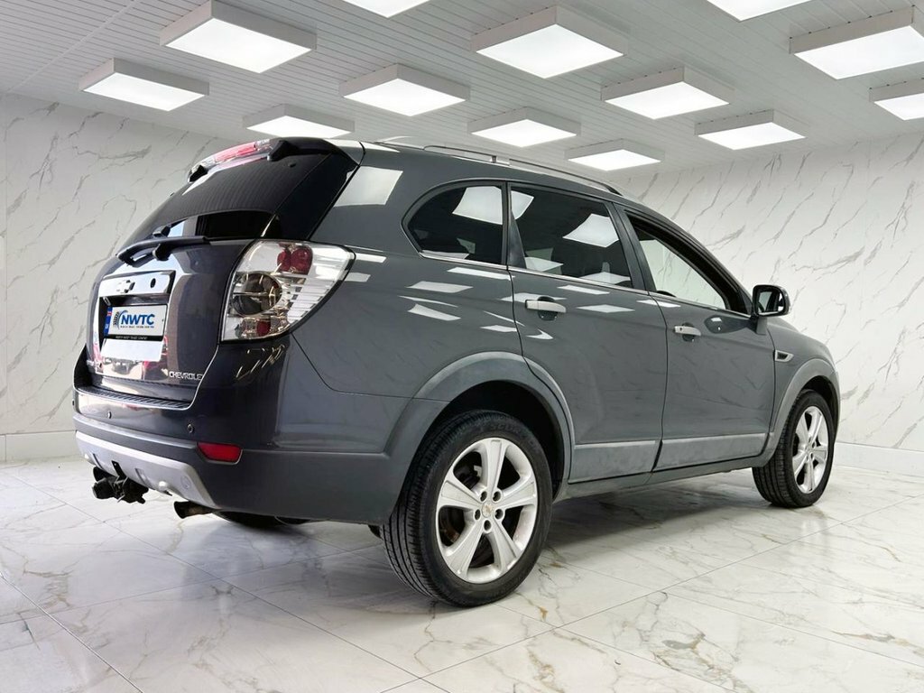 Chevrolet Captiva Lt Black #10