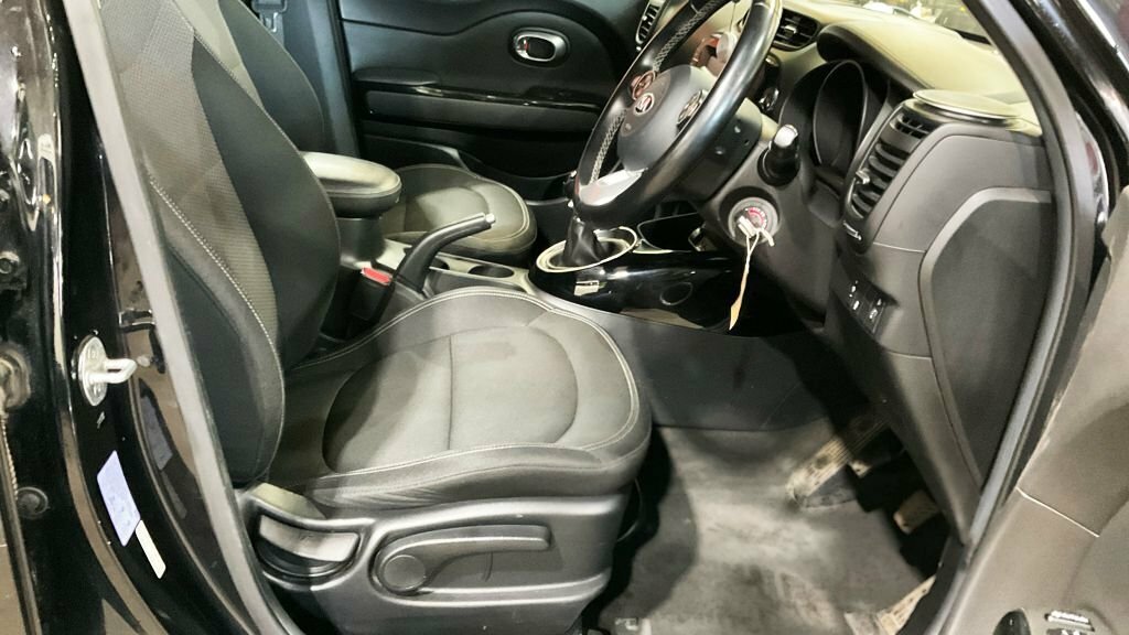 Kia Soul 1.6 Crdi 3 Red #9