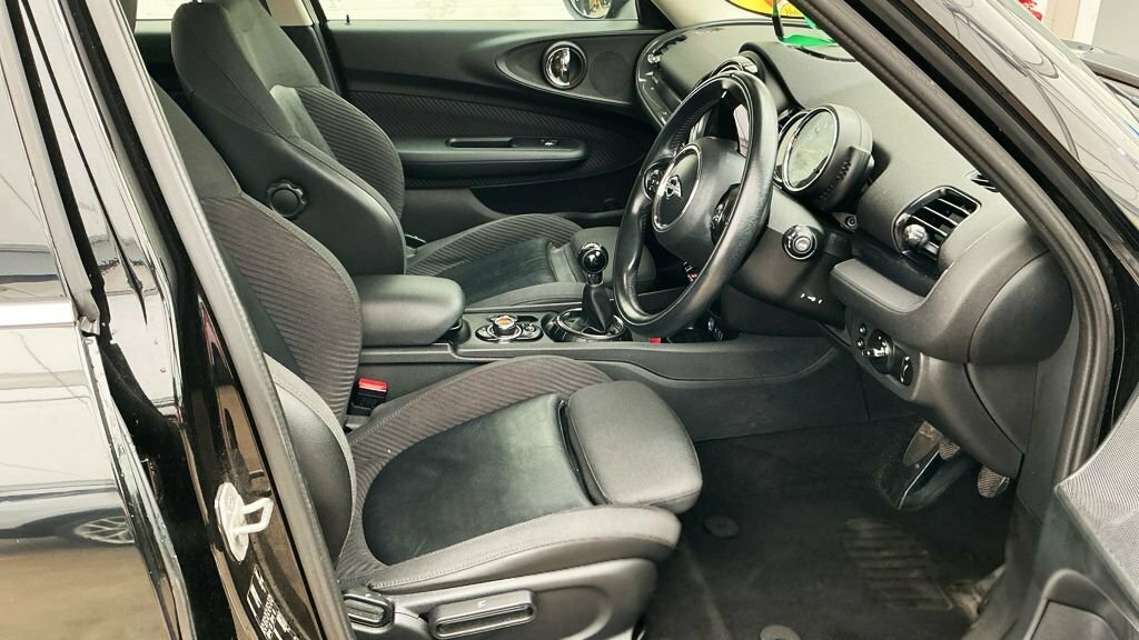 Mini Clubman Cooper Red #9