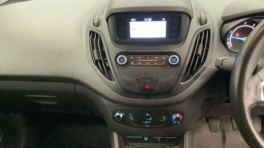 Ford Transit Courier 1L Leader White #5