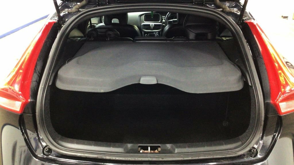 Volvo V40 2L R-design Lux Nav White #11