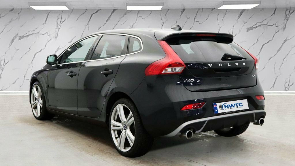 Volvo V40 2L R-design Nav Black #3