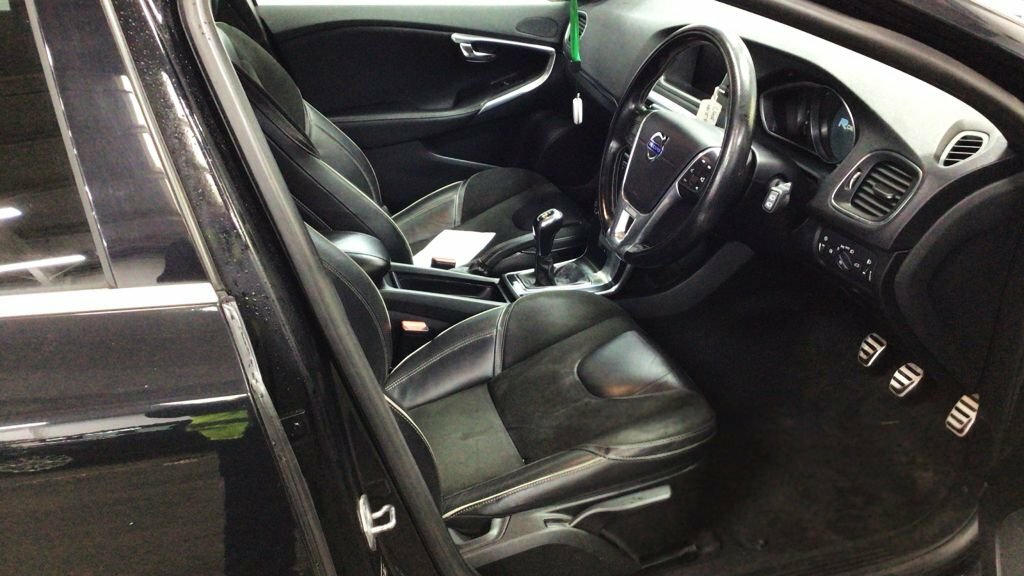 Volvo V40 2L R-design Lux Nav White #9