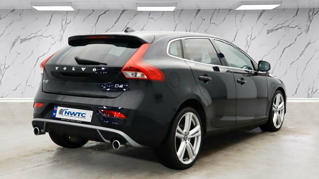 Volvo V40 2L R-design Nav Black #4
