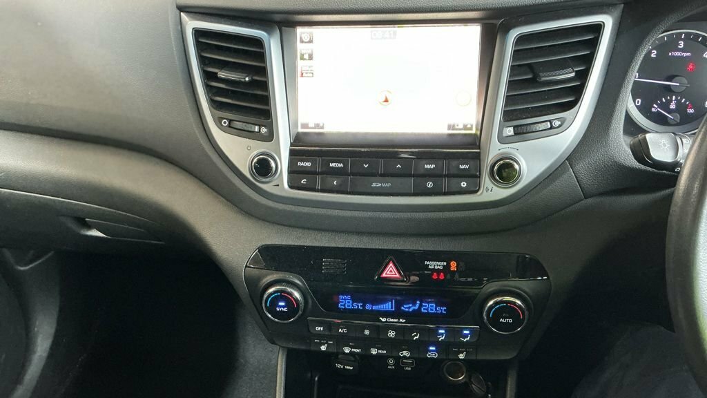 Hyundai Tucson 2L Premium MA16XLL White #6