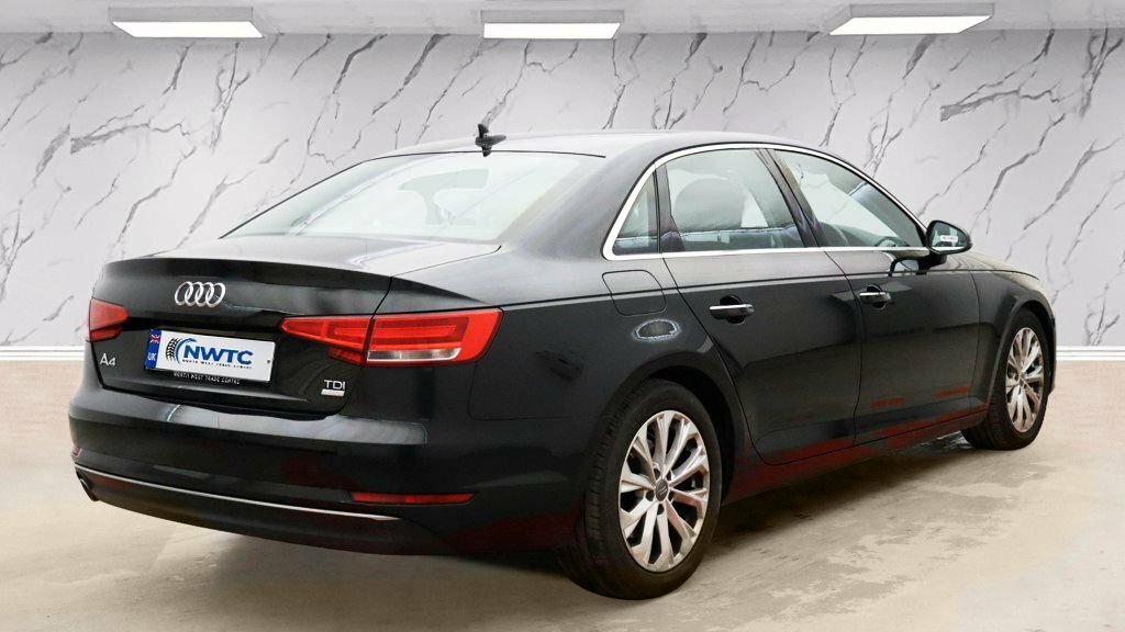 Audi A4 2L Se Black #4
