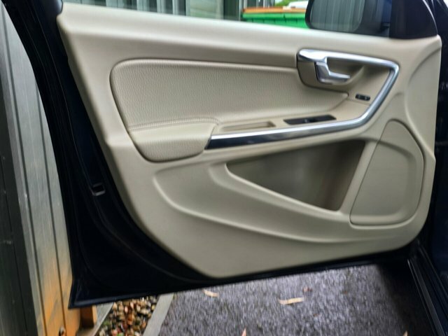 Volvo V60 Se 2.0 161Bhp Silver #18