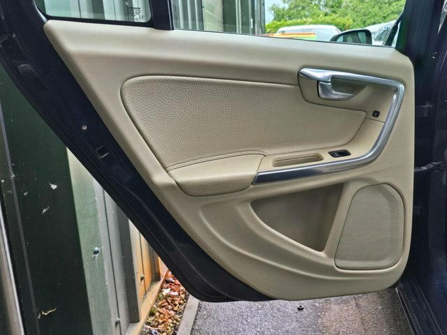 Volvo V60 Se 2.0 161Bhp Silver #22
