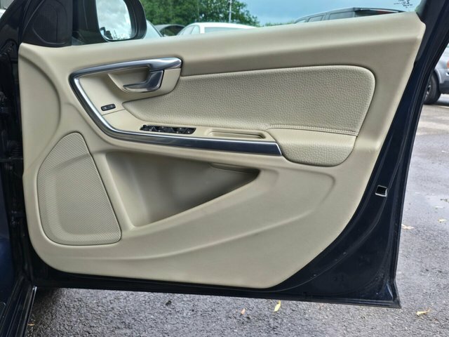 Volvo V60 Se 2.0 161Bhp Silver #16