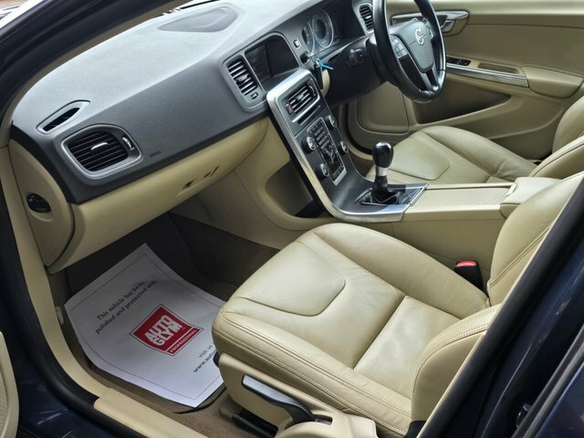 Volvo V60 Se 2.0 161Bhp Silver #17