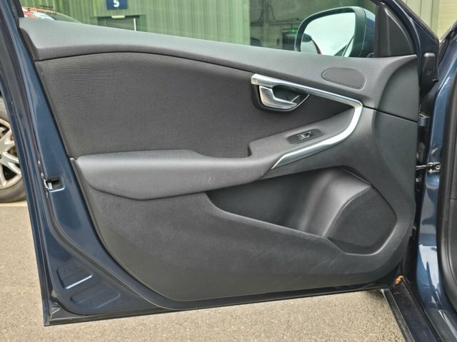 Volvo V40 2.0 D2 Inscription Silver #16