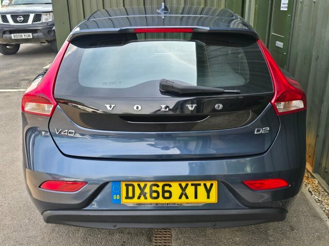 Volvo V40 2.0 D2 Inscription Silver #8