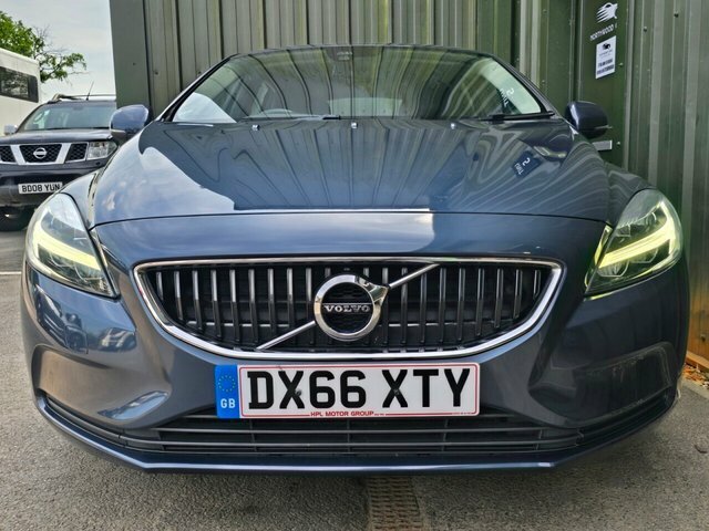 Volvo V40 2.0 D2 Momentum Hatchback Euro 6 Blue #4